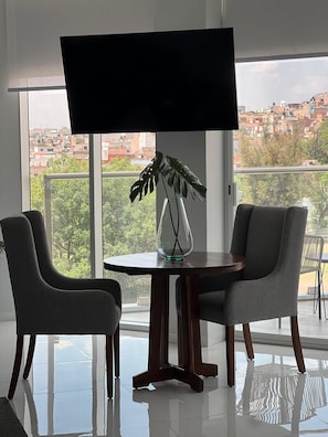 King Suite | Salle à manger