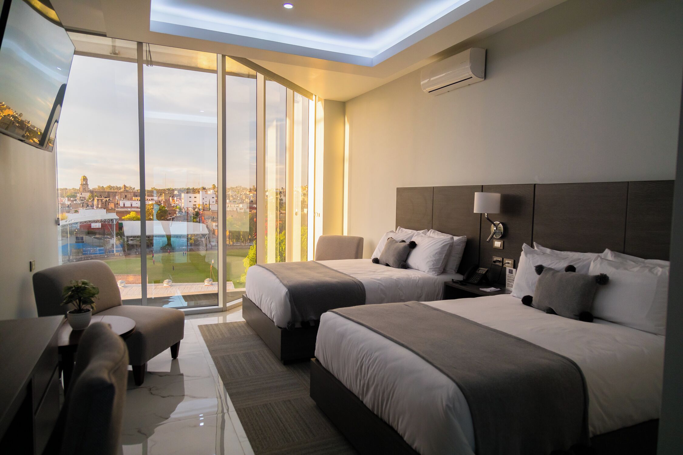 Superior Standard | 高級寢具、羽絨被、Select Comfort 床墊、客房內保險箱