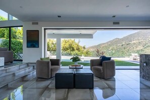 Terrace/patio - Troy Dr - Sleek & Modern Hollywood Hills Home With Stunning Views (Los Angeles)