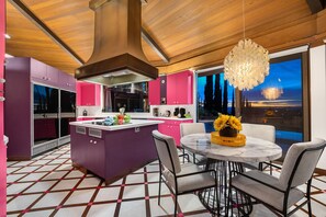 Luxury-Haus, Mehrere Betten, Poolzugang, Poolblick (Via Vallarta) | Speisen
