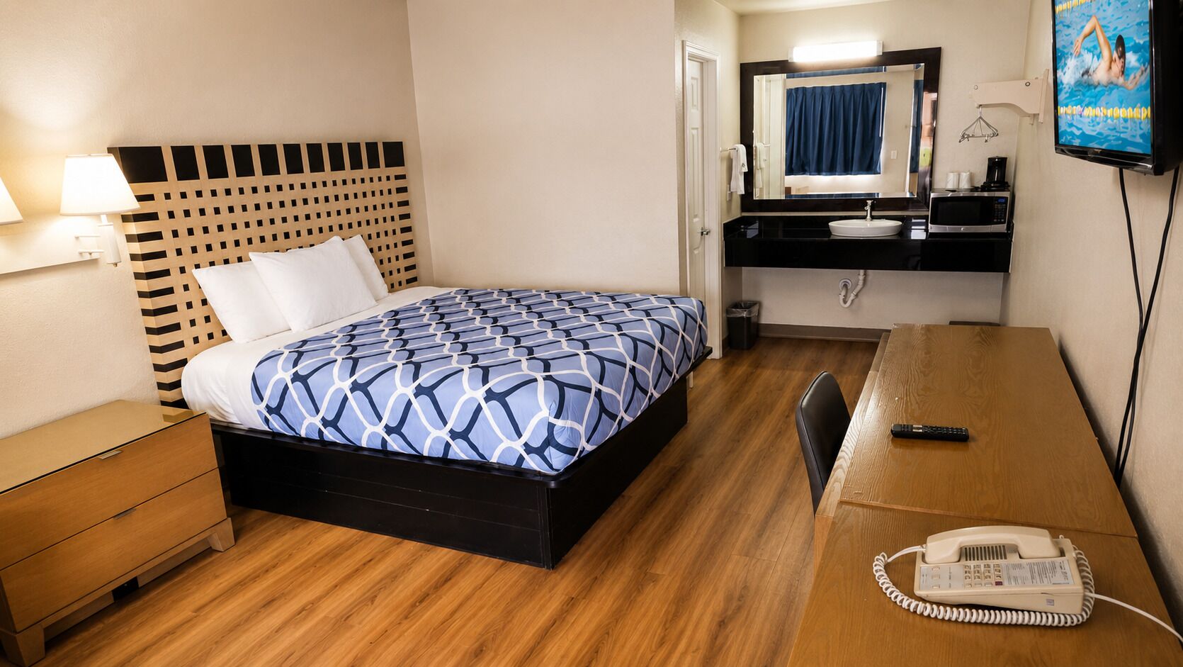 Ferros/tábuas de passar roupa, Wi-Fi de cortesia, roupa de cama