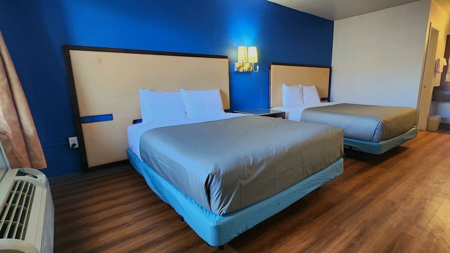 Country Yard Inn and Suite