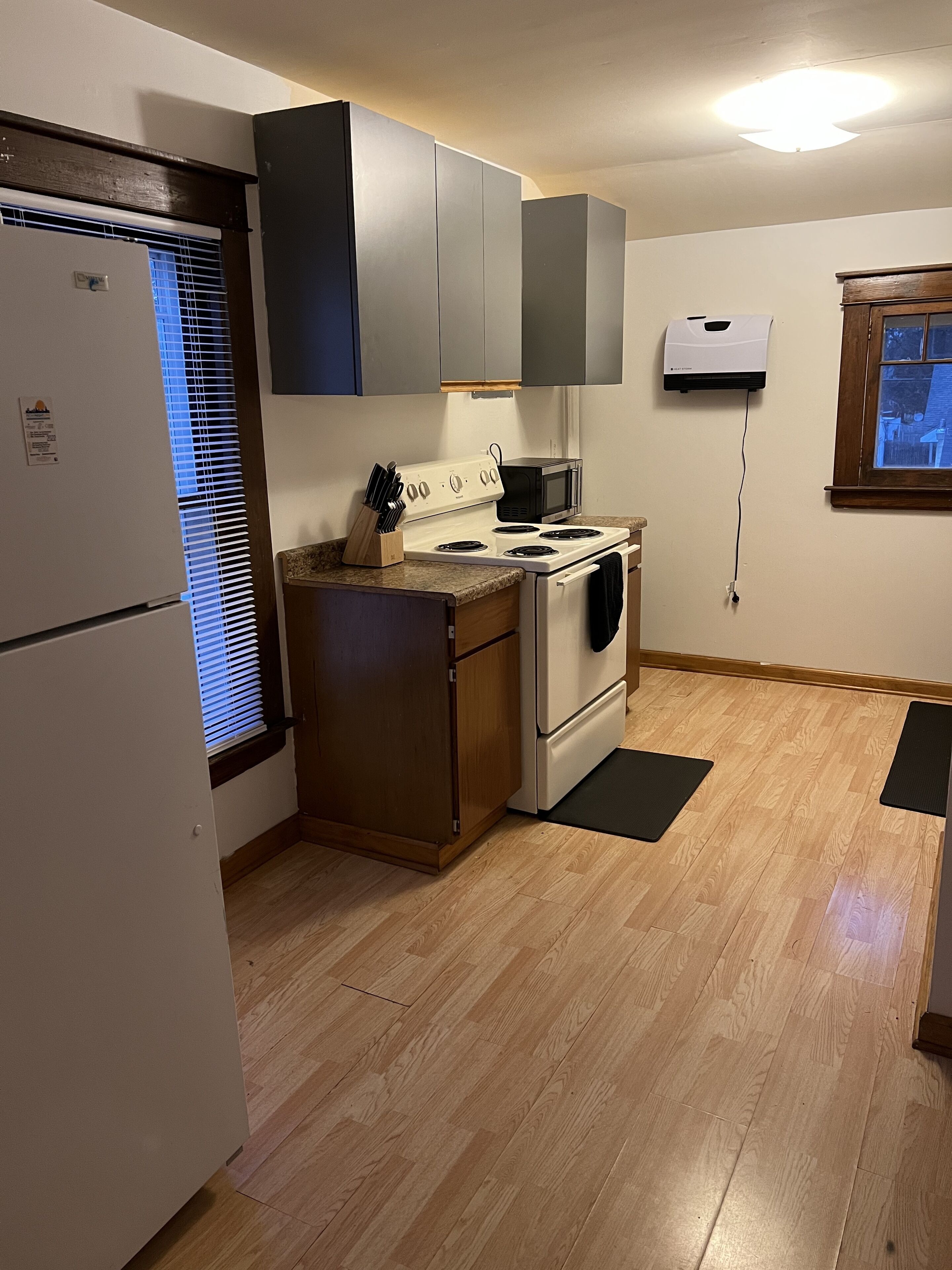 Cozy upstairs apartment