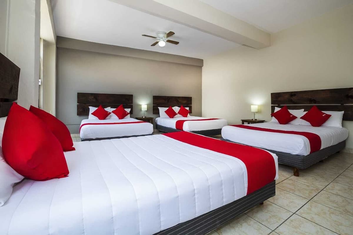 Cortinas blackout, tabla de planchar con plancha y wifi gratis