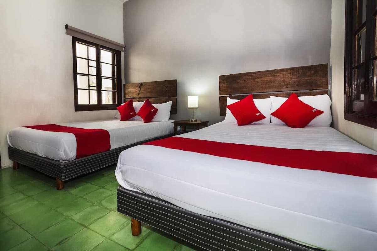 Cortinas blackout, tabla de planchar con plancha y wifi gratis