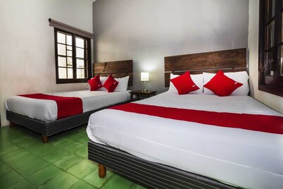 Hotel Puerta de Jade