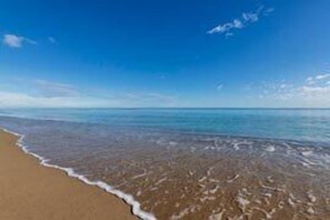 Beach nearby, sun loungers - T2 apartment with splendid view of the Marina and parking included 2QMAR15 (CANET PLAGE)