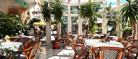 Khu ẩm thực ngoài trời