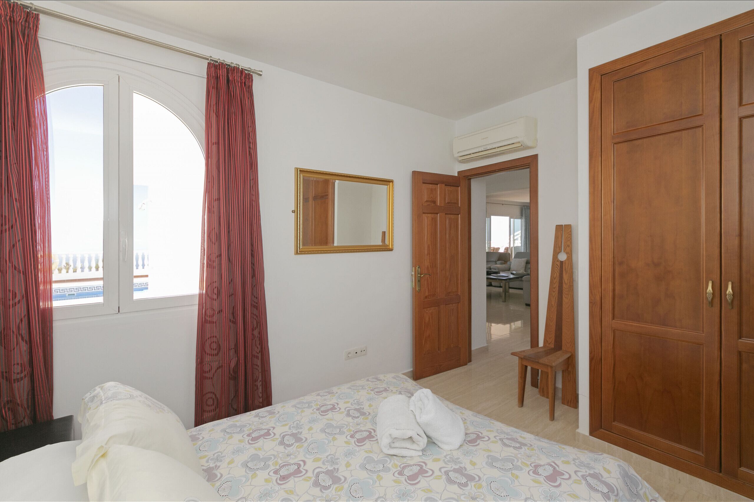 6 chambres, fer et planche à repasser, Wi-Fi gratuit, draps fournis