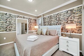 6 bedrooms, iron/ironing board, WiFi, bed sheets