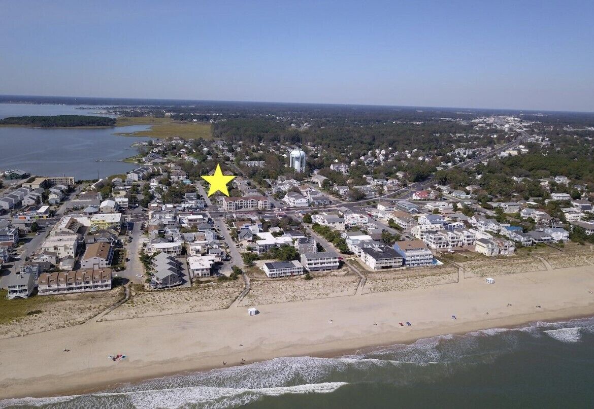 Stunning Renovated Ground Level Condo in Dewey Beach Sleeps 8