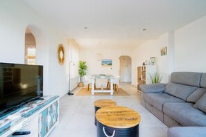 TV - CostaBlancaDreams - Casa Colari 4 in Calpe (Calpe)