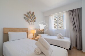 2 slaapkamers, een strijkplank/strijkijzer, gratis wifi, beddengoed