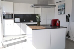 Fridge, microwave, oven, dishwasher