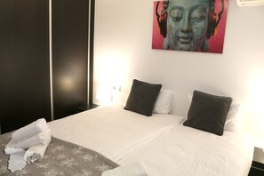 4 bedrooms, iron/ironing board, free WiFi, bed sheets