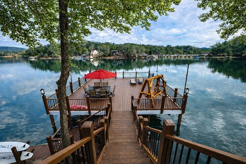 White Oak Point | Two Historic, Lakefront Cabins on Lake Lure