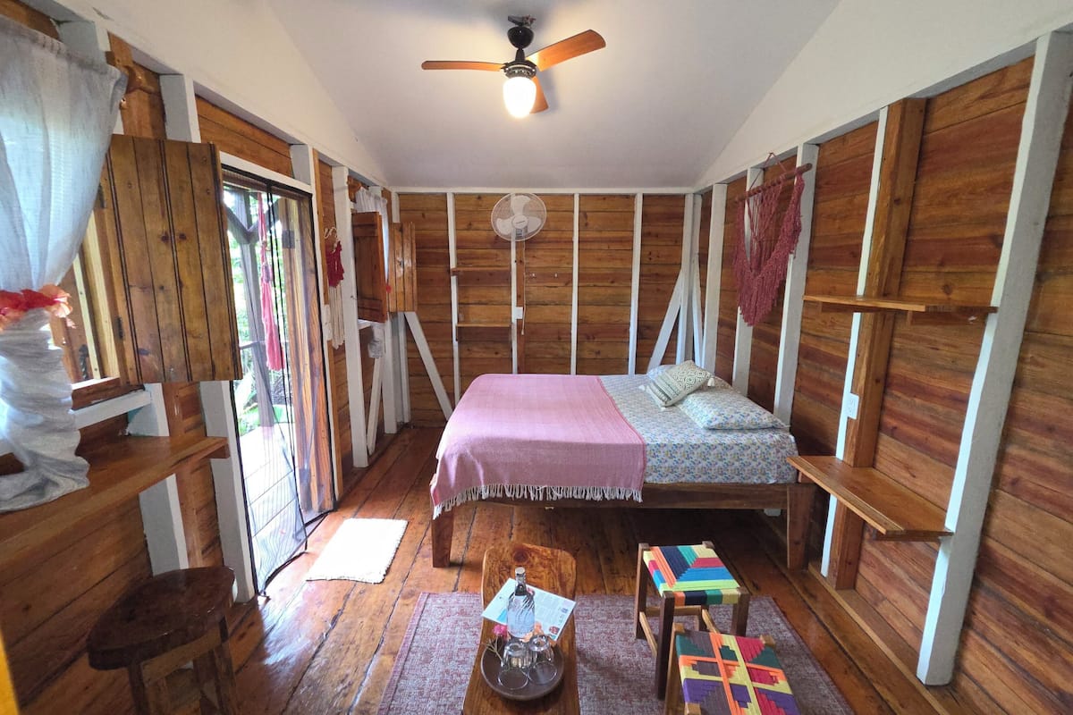 經典小屋, 1 張加大雙人床, 海景, 轉角 | 防敏寢具、記憶棉床墊、遮光窗簾/窗簾、獨特設計