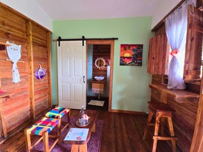 Hypo-allergenic bedding, memory-foam beds, blackout curtains - The Lighthouse Retreat, Little Corn island, Nicaragua (Corn Islands)