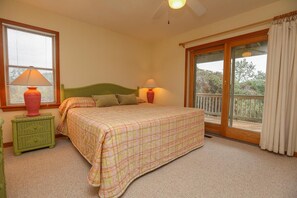 5 عدّة غرف نوم وسرير سفر وواي فاي وملاءات أسرّة