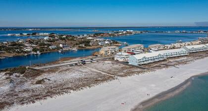 Oceanside Oasis is your Pensacola Beach dream escape!