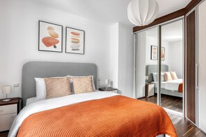 2 quartos, ferros/tábuas de passar roupa, Wi-Fi, roupa de cama