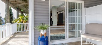 Sandbridge Beach Bay Getaway 