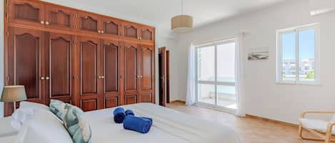 4 bedrooms, iron/ironing board, travel crib, free WiFi