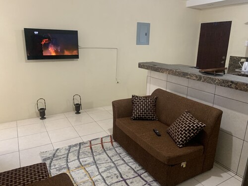 Marlon’s cosy one bedroom apartment<br>