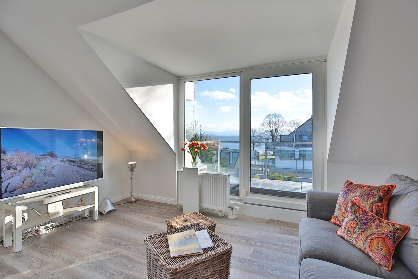 Fernseher, Stereoanlage