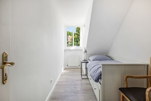 3 bedrooms, iron/ironing board, WiFi