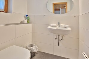 Unclassified image, 4 of 27, button