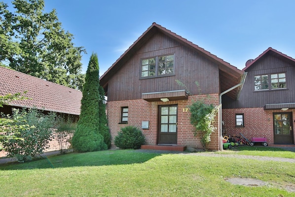 Unclassified image, 1 of 27, button