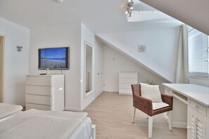 Unclassified image, 5 of 36, button - Haus Seesand Hansastrasse 7, Penthouse Wohlfühlzeit - Haus Seesand (Scharbeutz)