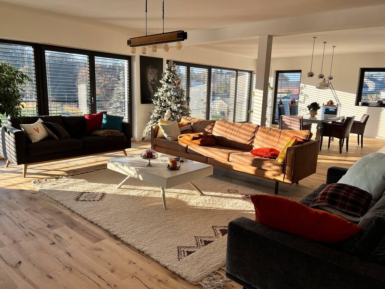 TV, fireplace, stereo