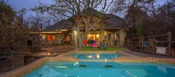 Villa - Sleeps 10 - Pool - Patio - Housekeeping