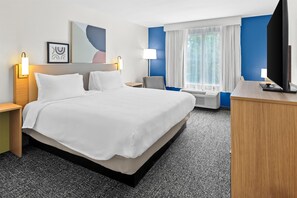 Decoración individual, mobiliario individual, escritorio y wifi gratis