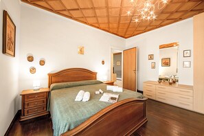 1 bedroom, iron/ironing board, bed sheets - Il Sogno Di Silvana, Sanremo, Italy (Sanremo)