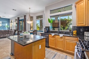 Fridge, microwave, oven, stovetop - Private backyard w/heated pool/spa. 20 mins from TPC and Super Bowl (Phoenix)