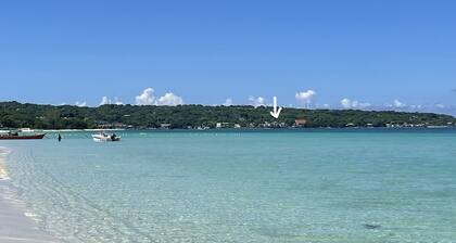 ARA OASIS - loft condo, 5 mins walk to beach