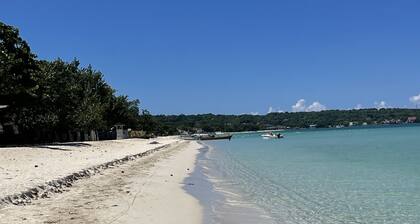 ARA OASIS - loft condo, 5 mins walk to beach