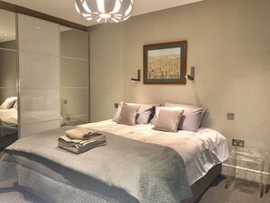 3 chambres, fer et planche à repasser, lit de bébé portatif, Wi-Fi