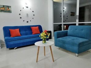 50-inch Smart TV with satellite channels, TV