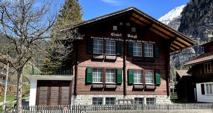 "Obere Etage" - 4 1/2 Zimmer-Ferienwohnung - im "Chalet Baergli"