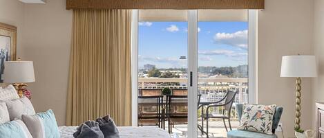 3 slaapkamers, een strijkplank/strijkijzer, reisbedje, wifi