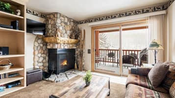 Studio | Living area