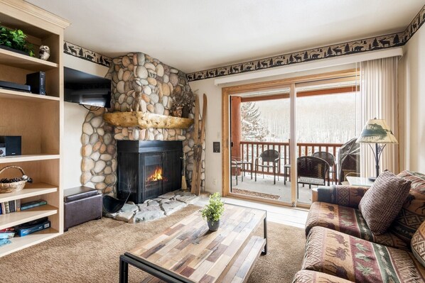 Studio | Living area