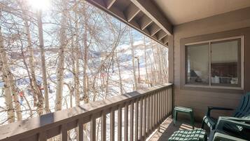 Apartamento, 2 habitaciones | Vistas del balcón