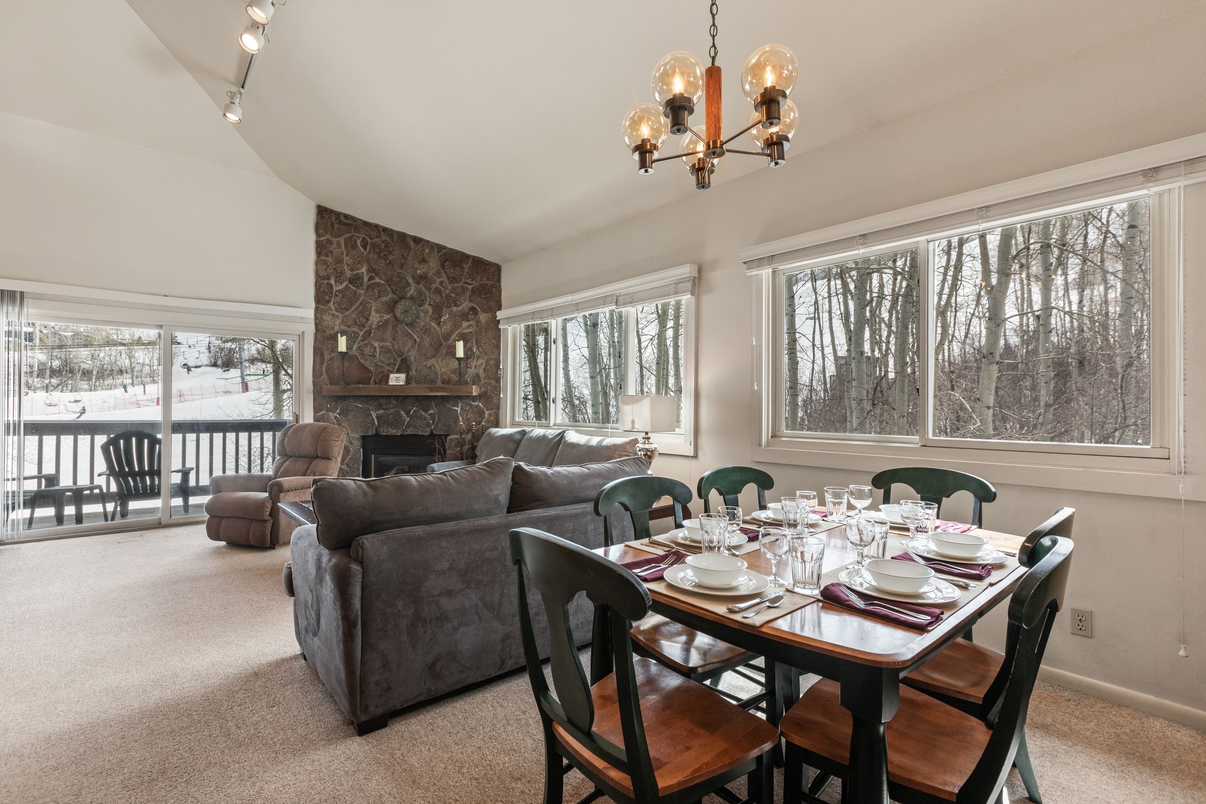 Condo, 2 Bedrooms | Dining