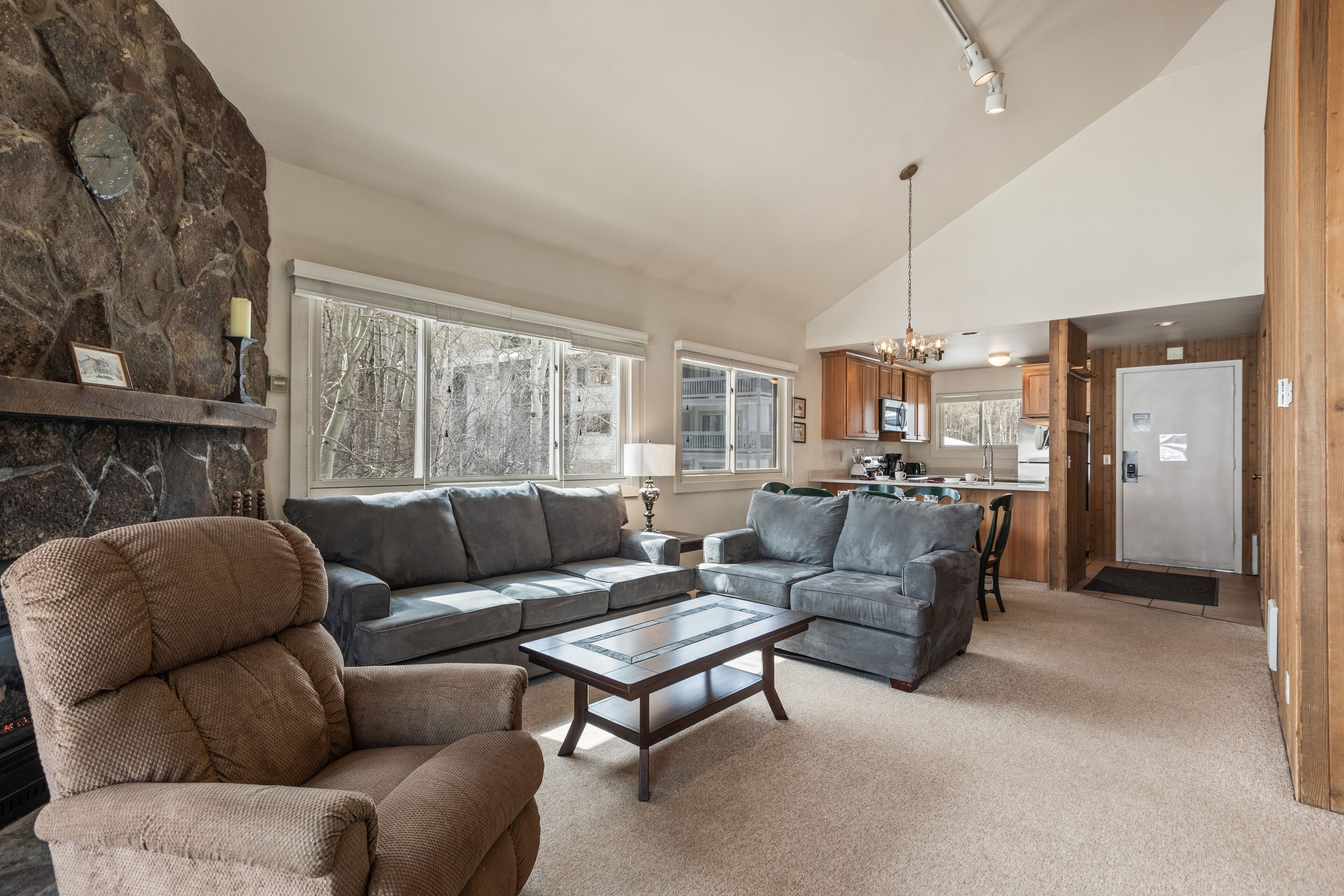 Condo, 2 Bedrooms | Living area