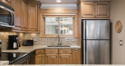 Snow Flower 054 3 Bedroom Condo by RedAwning